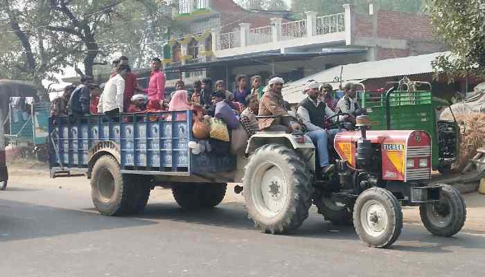 हरदोई: कार्तिक पूर्णिमा पर आस्था की डुबकी लगाने के लिए श्रद्धालुओं का निकला रेला