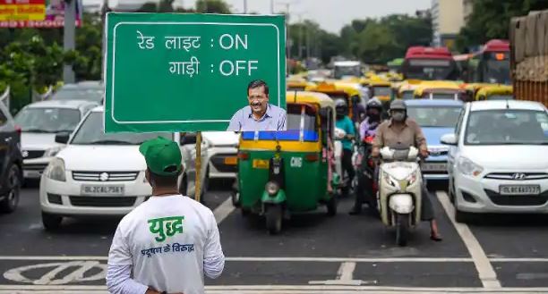 वायु प्रदूषण: दिल्ली ने ‘रेड लाइट ऑन, गाड़ी ऑफ’ अभियान का दूसरा चरण किया शुरू