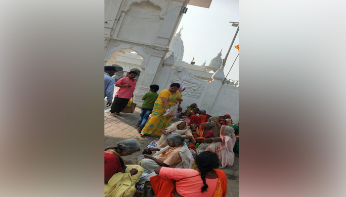 हरदोई: राम नवमी के अवसर पर मंदिर में रखा गया विशेष आयोजन, जगह-जगह कन्या भोज का दौर जारी