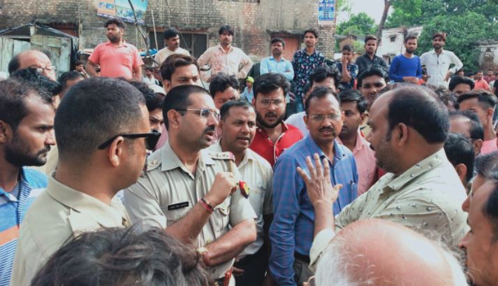 शाहजहांपुर: तिलहर में हटाया गया अतिक्रमण, व्यापारियों से हुई नोकझोंक