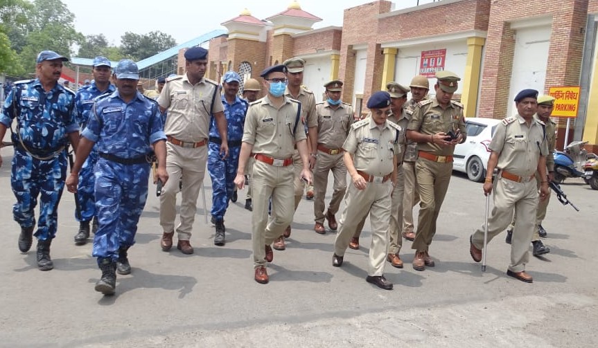 बरेली: भारत बंद आह्वान के चलते जंक्शन पर वरिष्ठ पुलिस अधीक्षक और आरपीएफ सहायक सुरक्षा आयुक्त ने किया निरीक्षण