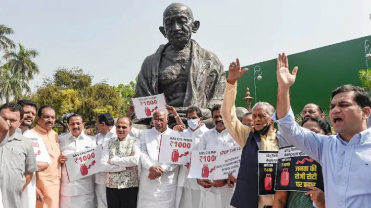 एक और झटका: संसद में अब धरना प्रदर्शन और भूख हड़ताल पर भी रोक ! कांग्रेस बोली- D(h)arna मना है