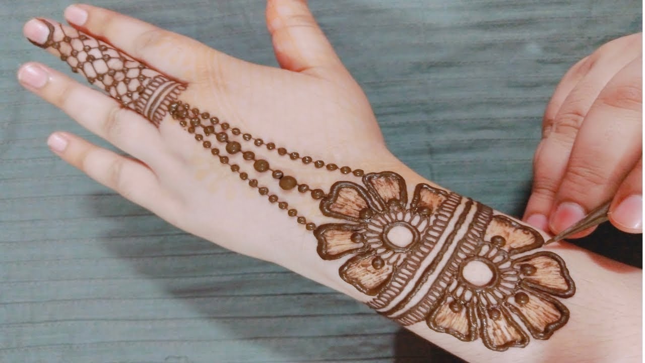 Sawan 2022 Date Time See Here Beautiful Simple And Easy Mehendi Designs - Sawan  Mehendi Designs: साज-श्रृंगार के साथ सावन में अपने हाथों पर रचाएं खूबसूरत  मेहंदी, देखें लेटेस्ट डिजाइंस