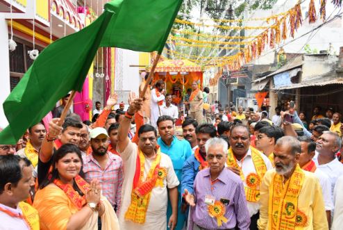 बरेली: धूमधाम से निकली दधिकांदो शोभायात्रा, महापौर, विधायक और जिला पंचायत अध्यक्ष ने दिखाई हरी झंडी