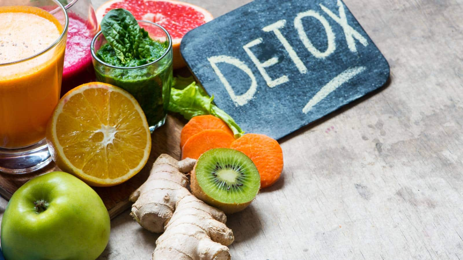 Detox yourself in these ways after heavy festive food.- त्यौहारी पार्टियों  के बाद इस तरह करें खुद को डिटॉक्स | HealthShots Hindi