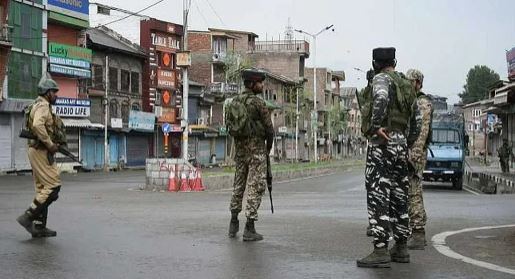 जम्मू-कश्मीर के अनंतनाग में दो हाइब्रिड आतंकवादी गिरफ्तार, हथियार बरामद