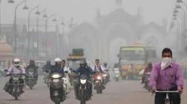 दिल्ली की हवाओं में घुला प्रदूषण का जहर, AQI लेवल 323 पहुंचा, UP में भी दिखा असर