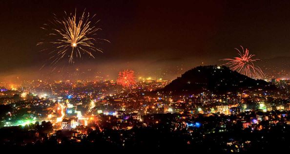 Diwali 2022: अगर इस दिवाली को बनाना है यादगार तो इन जगहों को करें सलेक्ट, दिखेगा शाही अंदाज