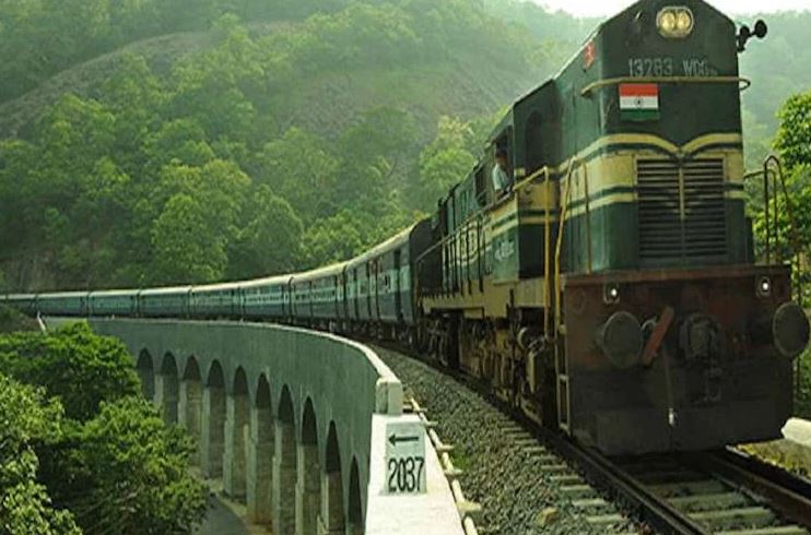 ​​Southern Railway Recruitment 2022: साउथर्न रेलवे में निकली इन पदों पर बंपर वैकेंसी, ऐसे करें आवेदन