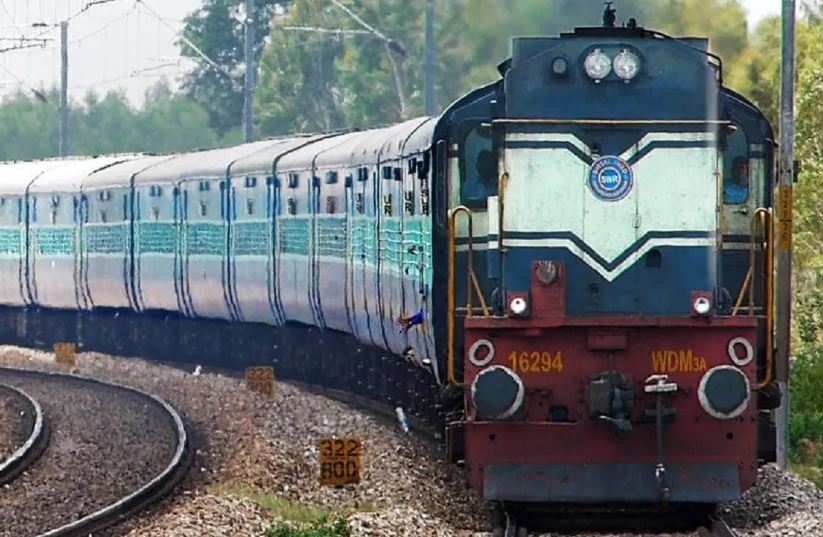 ​​Railway Recruitment 2022: ईस्टर्न रेलवे में निकली बंपर वैकेंसी, बिना एग्जाम के होगा चयन, जल्द करें आवेदन