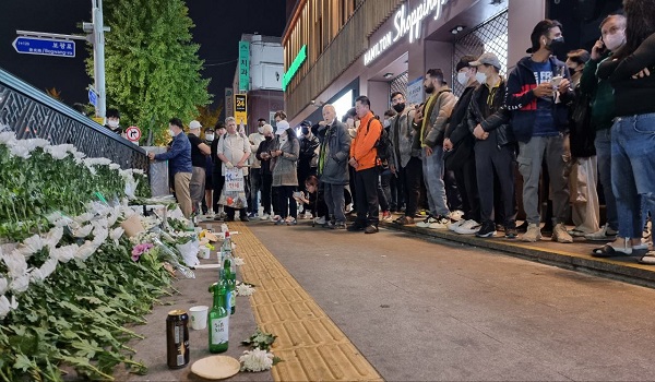 South Korea: हैलोवीन भगदड़ में मृतकों के अंतिम संस्कार की प्रक्रिया हुई शुरू, प्रधानमंत्री हान डक-सू ने किया जांच का वादा