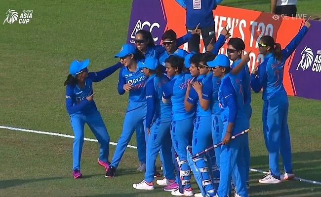 Women’s Asia Cup 2022 : ‘हमें गेंदबाजों और क्षेत्ररक्षकों को श्रेय देना चाहिए…’, एशिया कप खिताब जीतने के बाद हरमनप्रीत कौर ने दिया बयान