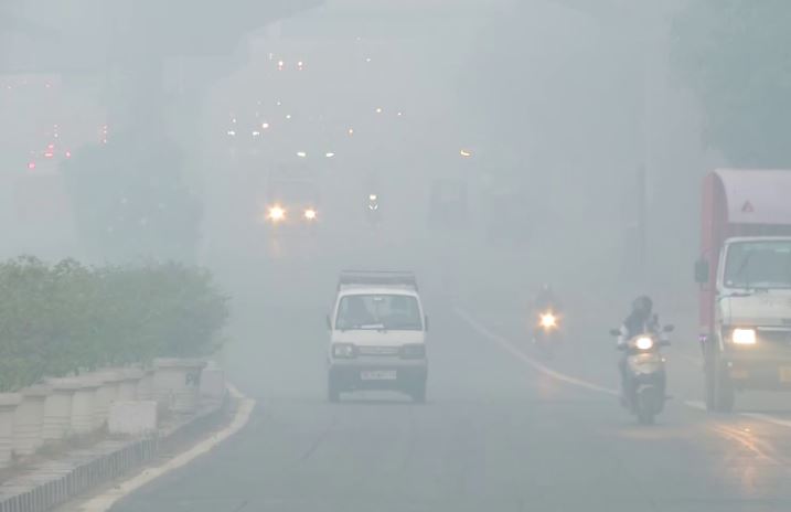 कैसे लें सांस? दिल्ली में प्रदूषण से कोई राहत नहीं, आज भी कई इलाकों का AQI बहुत खराब, नोएडा-गुरुग्राम भी बेहाल