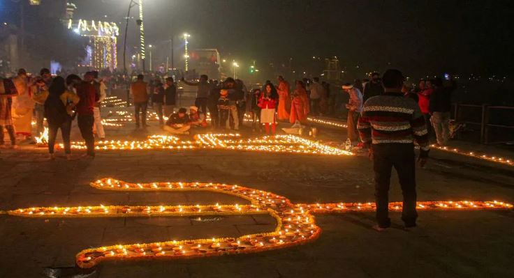 Dev Deepawali 2022: आज देव दिवाली पर करें प्रदोष काल में पूजन, जानें मुहूर्त, दीपदान व स्नान का महत्व