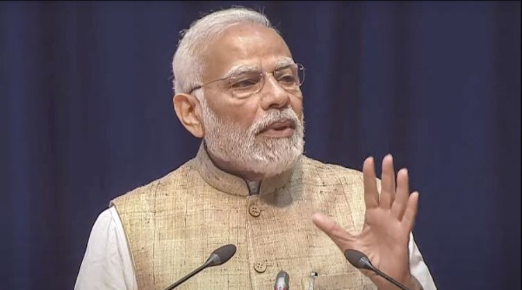 शिक्षा की अलख जगाने में लगे हैं संजय और जतिन : PM मोदी