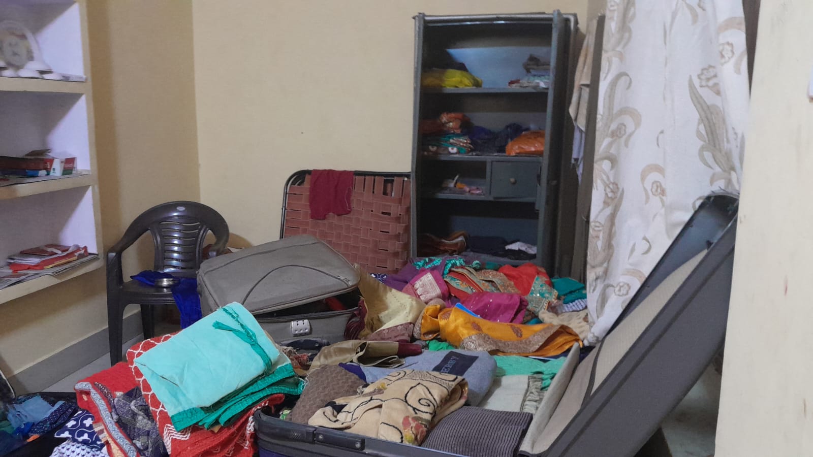 औरैया: शिक्षिका के मकान से करीब 35 लाख रुपए की चोरी 