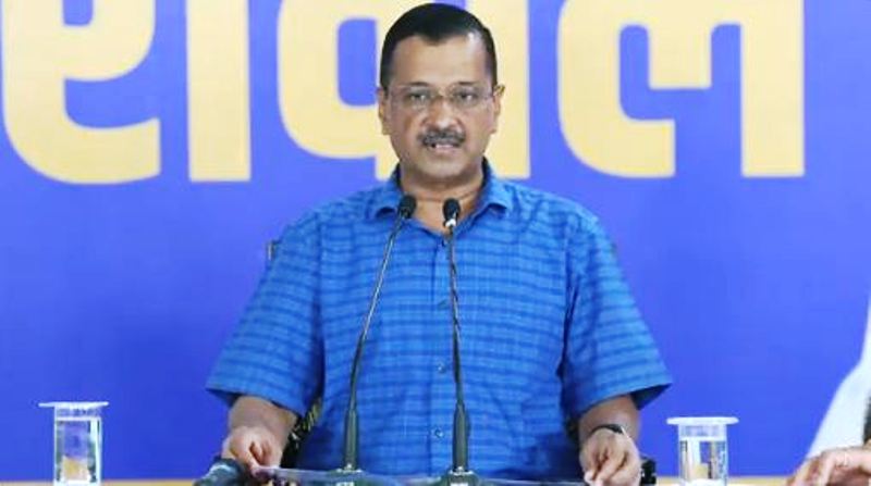 केजरीवाल ने नयी राजनीतिक रणनीति के तहत मोदी पर साधा निशाना, आरएसएस प्रमुख से पूछे पांच सवाल 