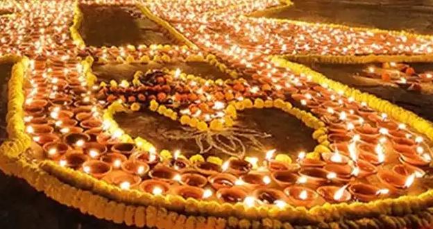 Dev Diwali 2022: देव दीपावली क्यों वाराणसी में गंगा किनारे मनाई जाती है? जानिए वजह