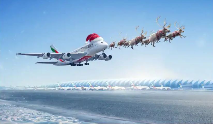 Airplane को लेकर आसमान में उड़ गए हिरन..! Christmas का इतना शानदार Video देख उड़े होश