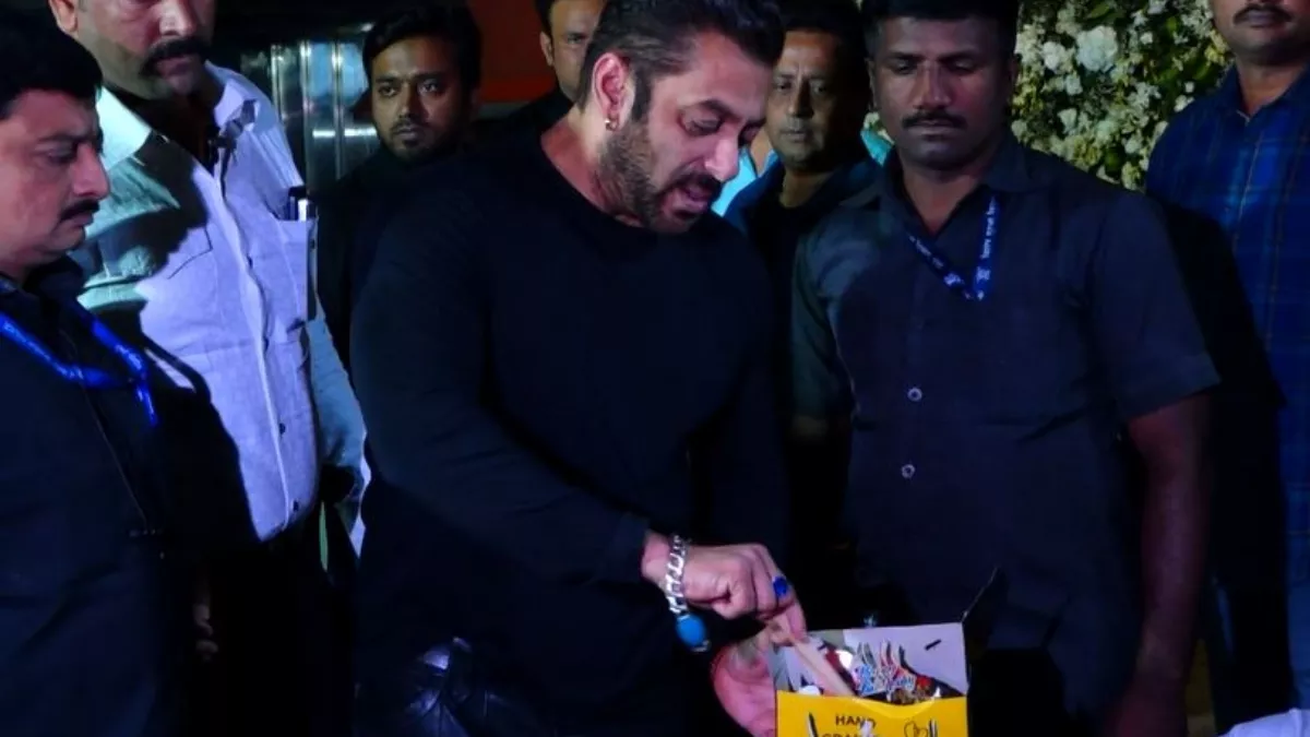 Salman Khan Birthday : 57 साल के हुए बॉलीवुड के 'दबंग', 'बीबी हो तो ऐसी' से की थी करियर की शुरुआत