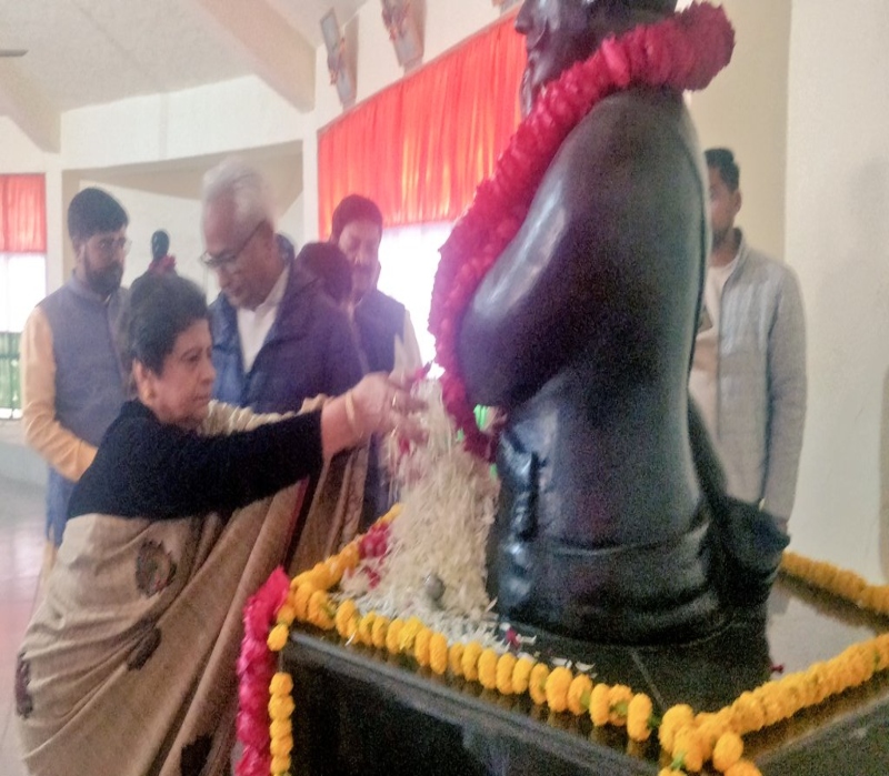 काकोरी बलिदान दिवस: शहीदों को मेयर ने अर्पित की श्रद्धांजलि, डिप्टी CM भी रहे मौजूद