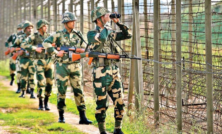 पंजाब : गलती से सीमा पार गए BSF के जवान को पाकिस्तान ने सौंपा