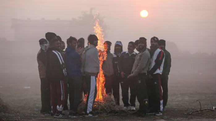 हाड़ कंपा देने वाली सर्दी का सितम जारी, भीषण ठंड के बीच होगा नए साल का स्वागत 