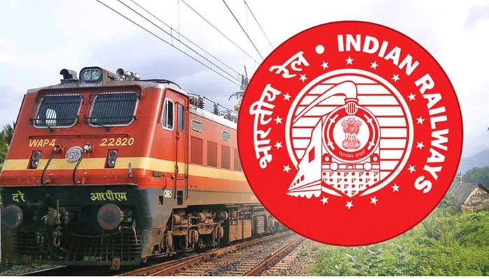 Indian Railway: यात्रीगण कृपया ध्यान दें, कोहरे के कारण कई ट्रेनें हो रही लेट, प्लेटफार्म पर इंतजार कर रहे लोग