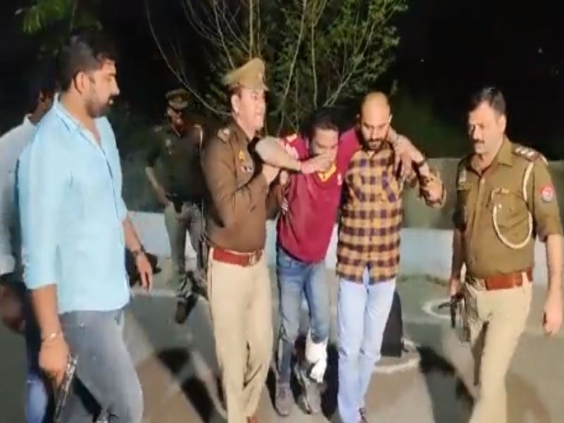 VIDEO: सर... माफ कर दीजिए, आज के बाद कभी नोएडा नहीं आउंगा, पुलिस के सामने फूट-फूटकर रोया बदमाश