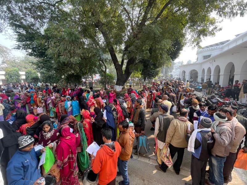 बरेली : चिटफंड कंपनियों में डूबा पैसा मिलने की उम्मीद अभी बाकी, काउंटर पर लगीं लंबी लाइनें