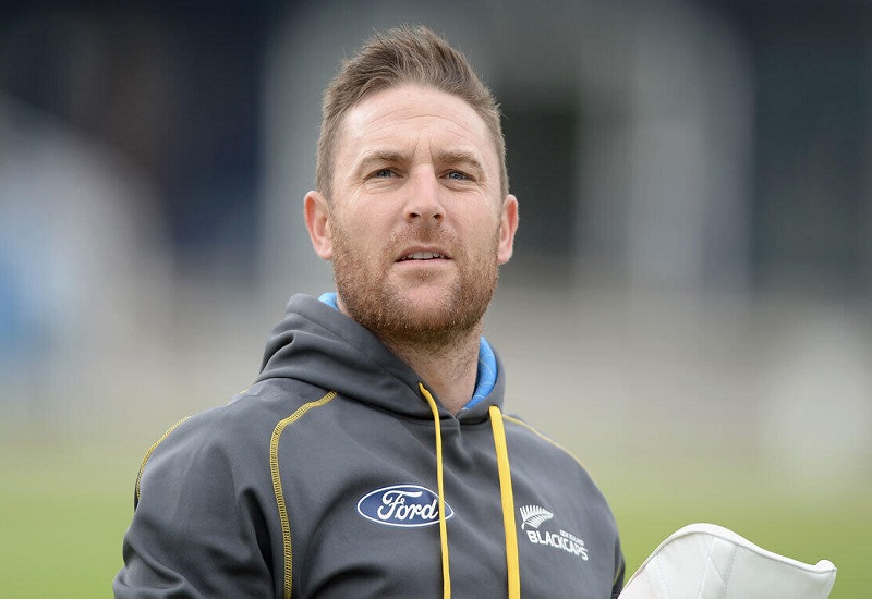 मुख्य कोच Brendon McCullum के सट्टेबाजी से जुड़े विज्ञापनों की जांच कर रहा ईसीबी 