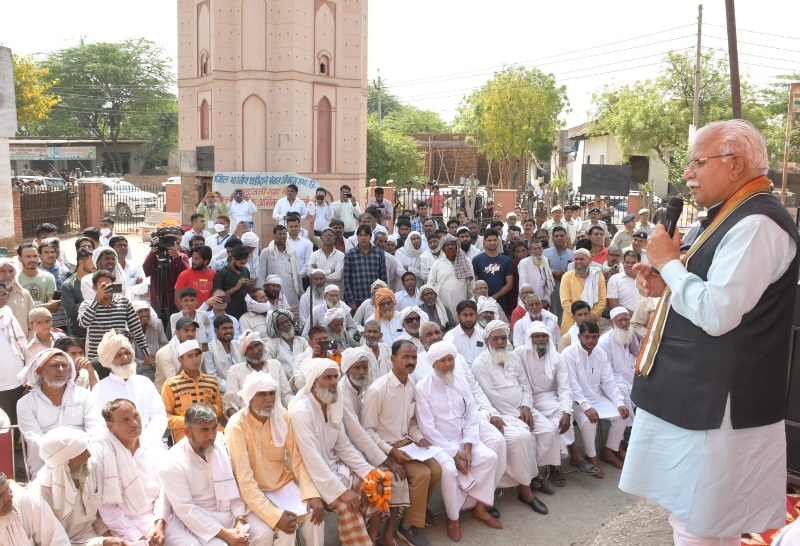 खट्टर ने शहीद मीनार के नवीनीकरण के लिए पांच लाख देने की घोषणा की 