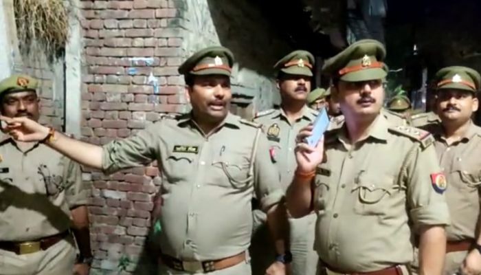 Fatehpur Atiq Ahmed Connection : पुलिस ने खंगाला अतीक कब-कब फतेहपुर आया, घरों की खिड़की से झांकते रहे लोग 