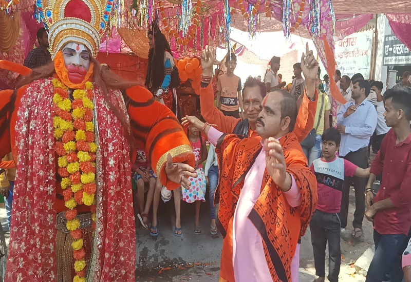 मुरादाबाद : जिले में हर्षोल्लास से मनाई हनुमान जयंती, बजरंगबली के जयकारों से गूंजे मंदिर