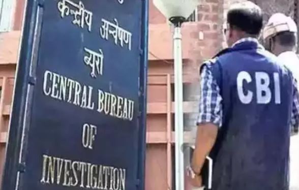 नौकरी के बदले जमीन मामले में CBI की नौ स्थानों पर छापेमारी 