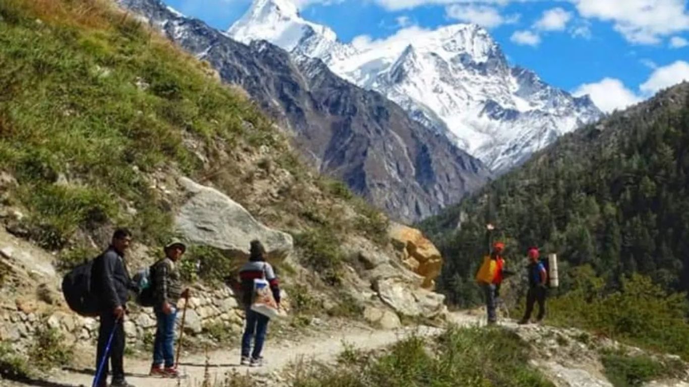 Char Dham Yatra: गंगोत्री व यमुनोत्री धाम में मौसम साफ, गोमुख ट्रेक पर पर्यटकों की संख्या में इजाफा