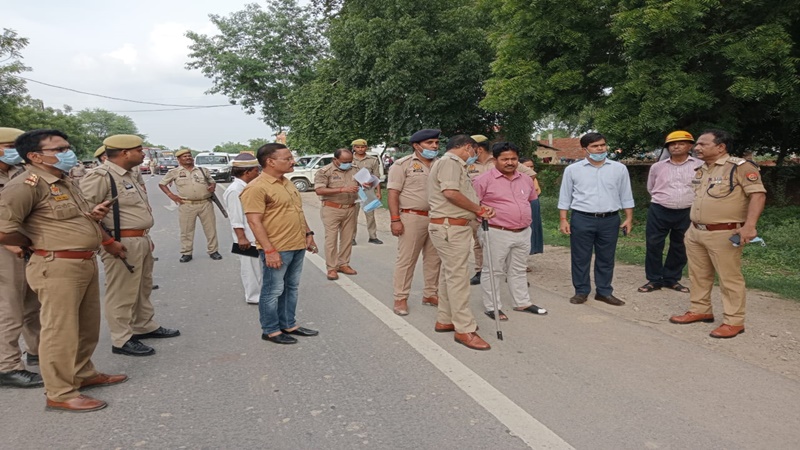 प्रतापगढ़ : विक्रमपुर से चीरघर घर तक गूंजी चीत्कार, लाशों की ढेर में अपनो को ढूढती रही निगाहें