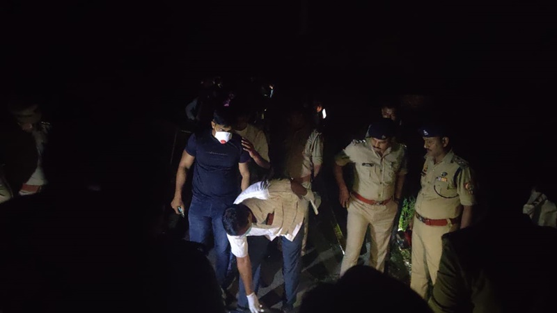 औरैया : ग्राम प्रधान की धारदार हथियार से की गई हत्या, पुलिस कर रही जांच