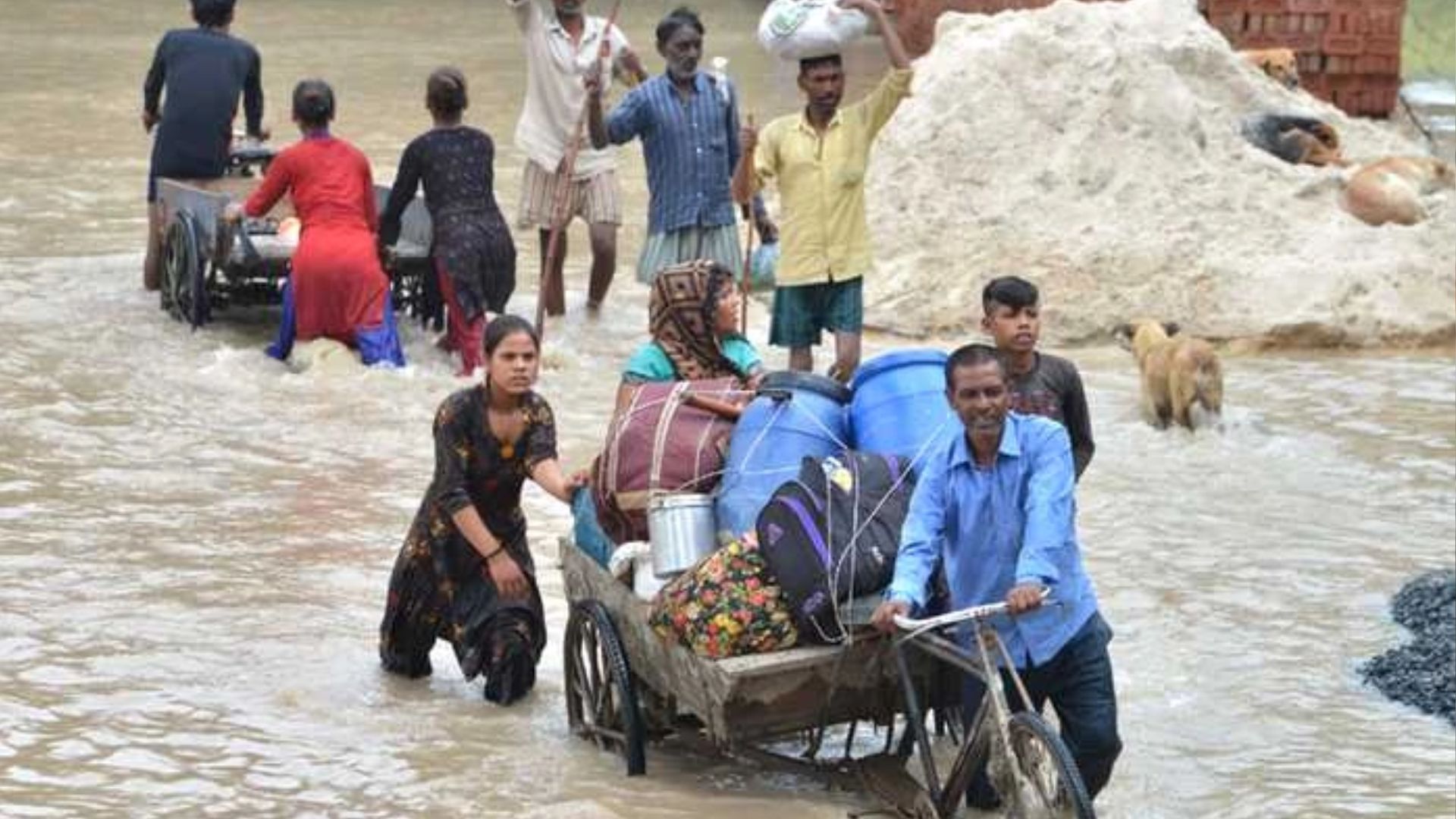 दिल्ली में यमुना का जल स्तर बढ़ने से जल शोधन संयंत्र बंद, जल आपूर्ति पर पड़ सकता है असर 