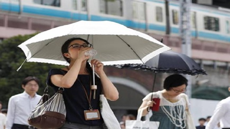 Japan: टोक्यो में हीट स्ट्रोक अलर्ट, 35 डिग्री तक पहुंचा तापमान 