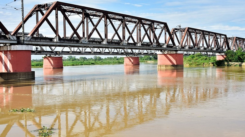 मुरादाबाद : कालागढ़ डैम से रामगंगा नदी में छोड़ा 400 क्यूसेक पानी, सतर्कता बढ़ाई
