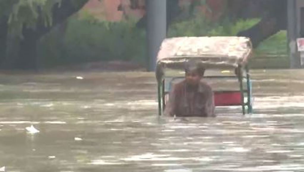 ब्यास , सतलुज नदियों का जल स्तर बढ़ा , कई गांव बाढ़ की चपेट में...राष्ट्रीय आपदा मोचन बल तैनात