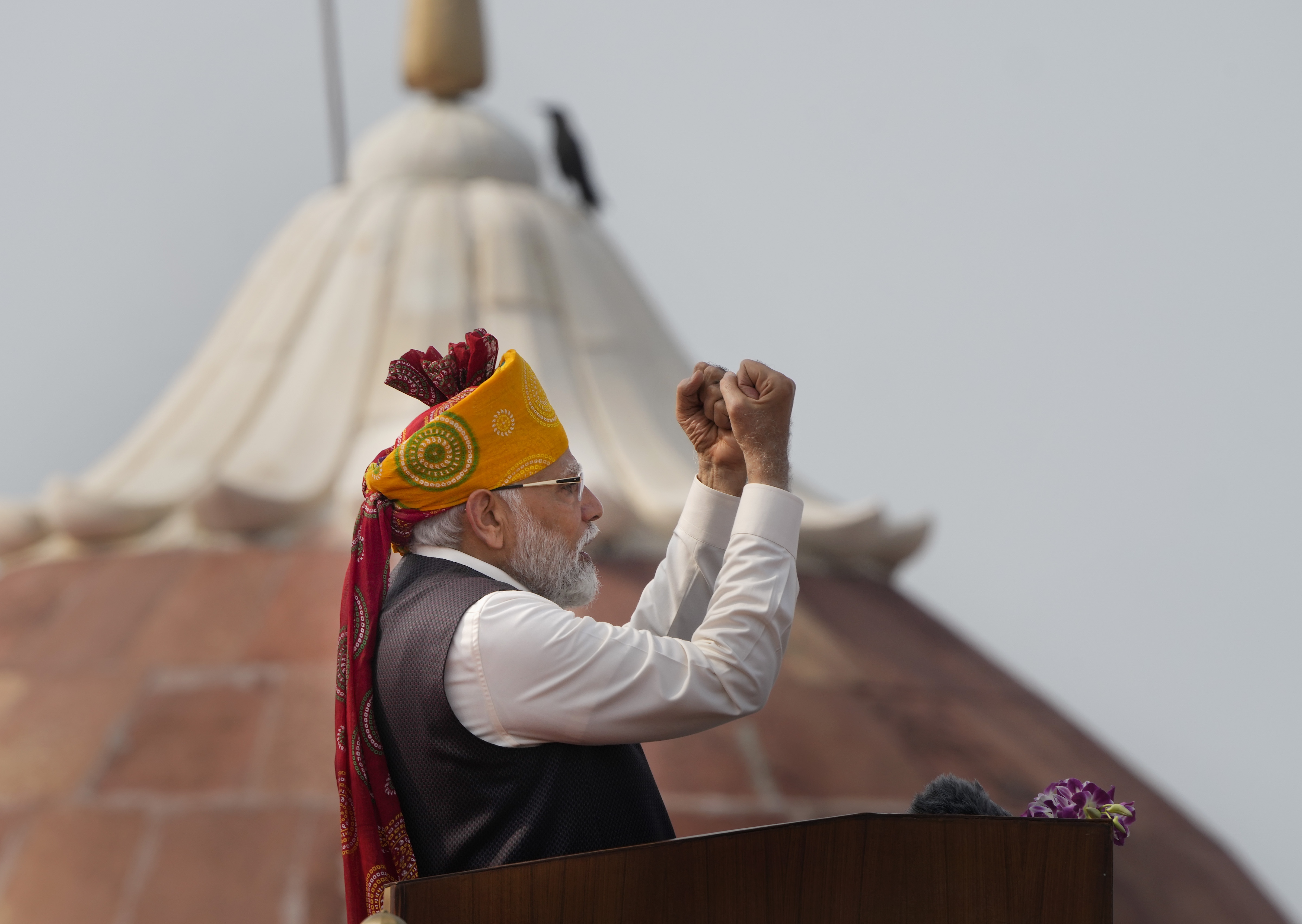 लाल किला से गरजे PM, बोले- भ्रष्टाचार, परिवारवाद, तुष्टीकरण की राजनीति ने देश को लूटा, इनके खिलाफ जंग जारी