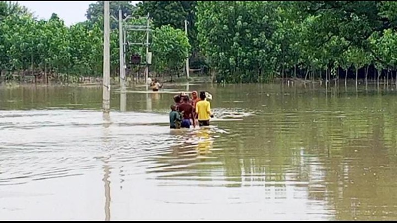 बहराइच : घाघरा नदी खतरे के निशान से 41 सेंटीमीटर ऊपर बह रही