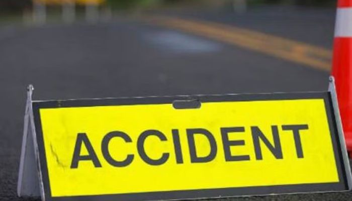 Kannauj Accident: कार ने साइकिल में मारी टक्कर, एक की मौत, दूसरा गंभीर, दोनों भाई साइकिल से स्कूल जा रहे थे