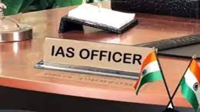 IAS officer: UP की ब्यूरोक्रेसी में मुख्य सचिव समेत 27 आईएएस अफसर 2025 में होंगे सेवानिवृत्त, देखें सूची