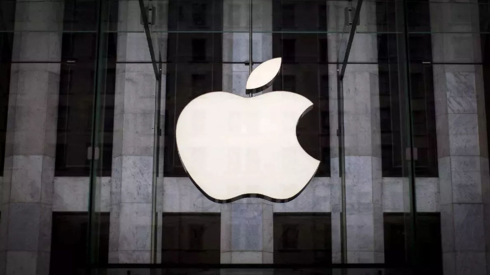 Apple Alerts Row: विपक्षी नेताओं ने सरकार पर लगाया 'हैकिंग' का आरोप, Apple ने बयान जारी कर बताया सच