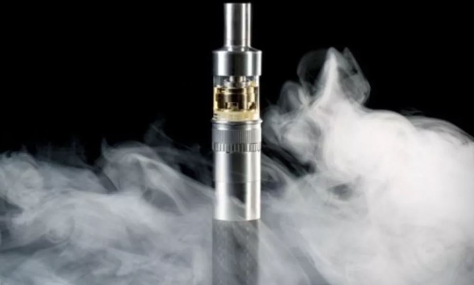 e-cigarette का इस्तेमाल करने वाले जान लें जरूरी बात...नहीं तो पड़ सकता है भारी