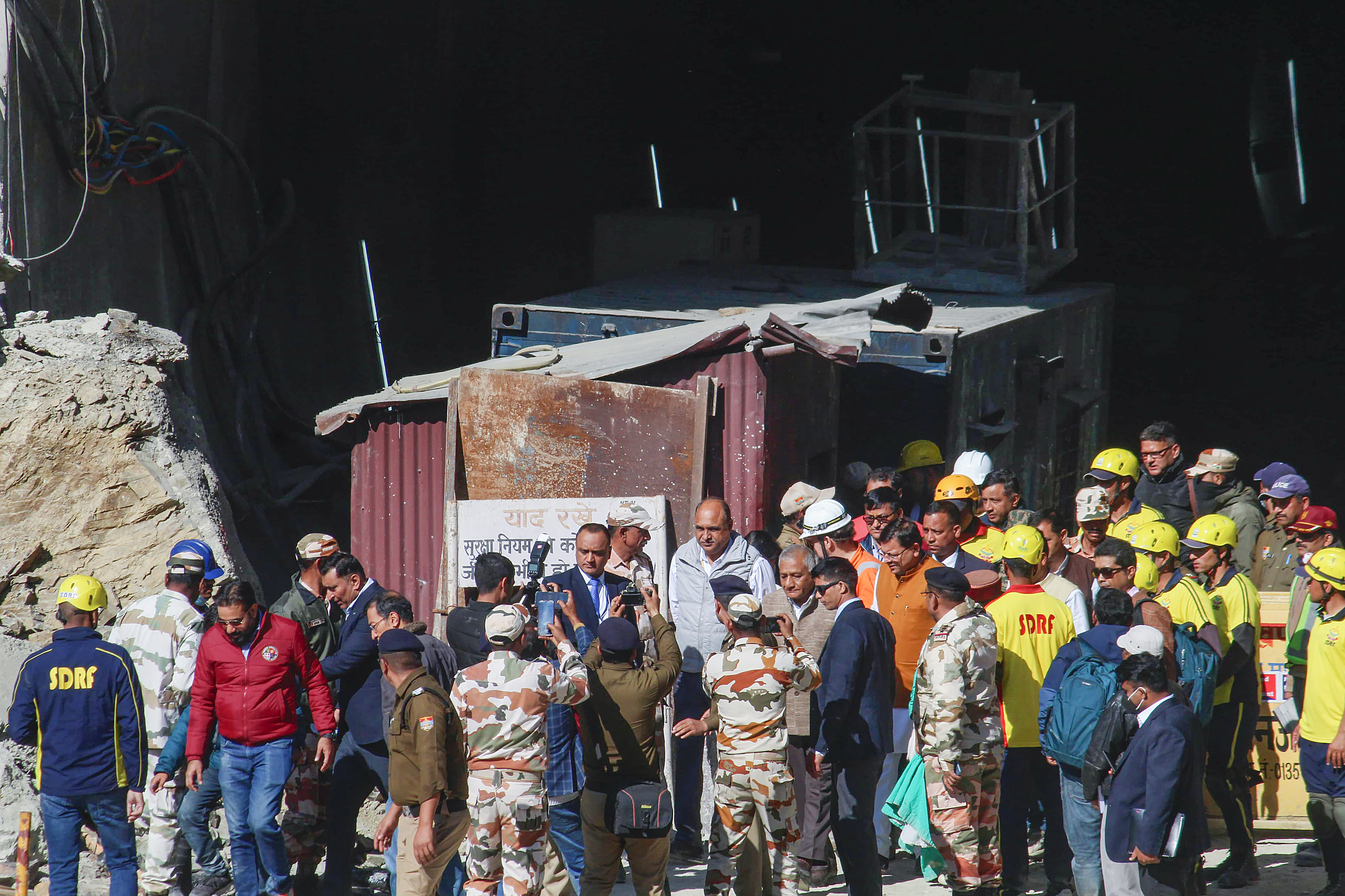 Uttarkashi Tunnel rescue: उत्तरकाशी में रेस्क्यू जारी, फिर शुरू हुई ड्रिलिंग, जल्द बाहर होंगे 41 मजदूर