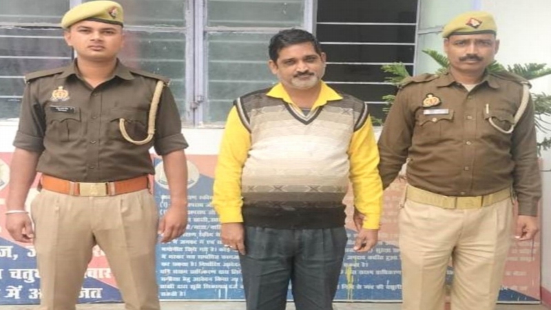हरदोई में पुलिस ने 5.56 लाख रुपये का गबन करने वाले डाकपाल को किया अरेस्ट  